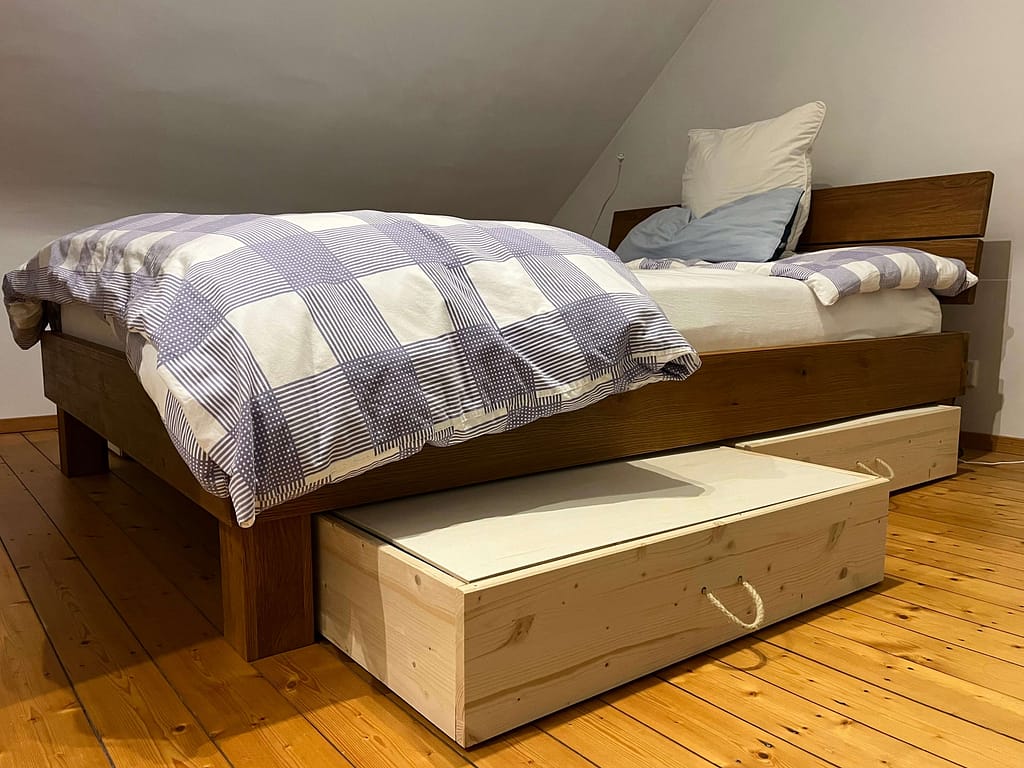 Bett mit Bettkasten